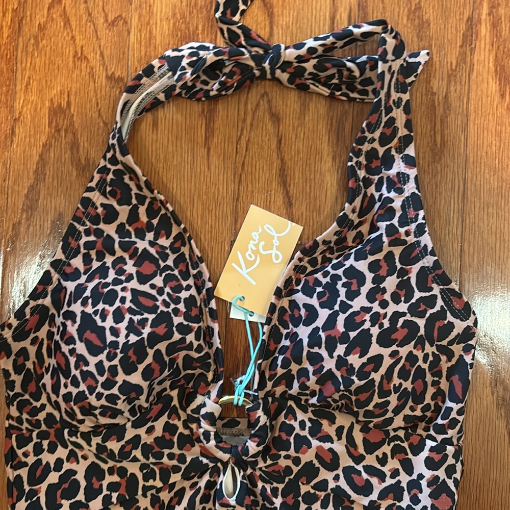 Fun leopard print one piece swimsuit by Kona Sol. Tie neck & gold ring at front. - Picture 2 of 3